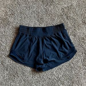 Lululemon Hotty Hot HR Short 2.5” Navy size 6